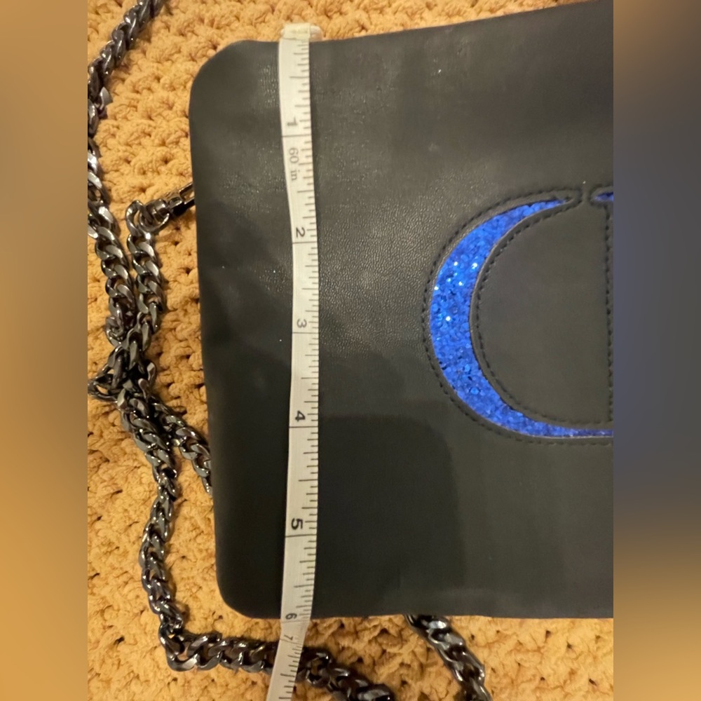 Dior crossbody with black chain and decorative tassels with keychain. - Picture 3 of 8